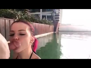 called his girlfriend to the pool, gave him a blowjob, sucks cock in the water, stuffed his young girlfriend in the cheek, drained